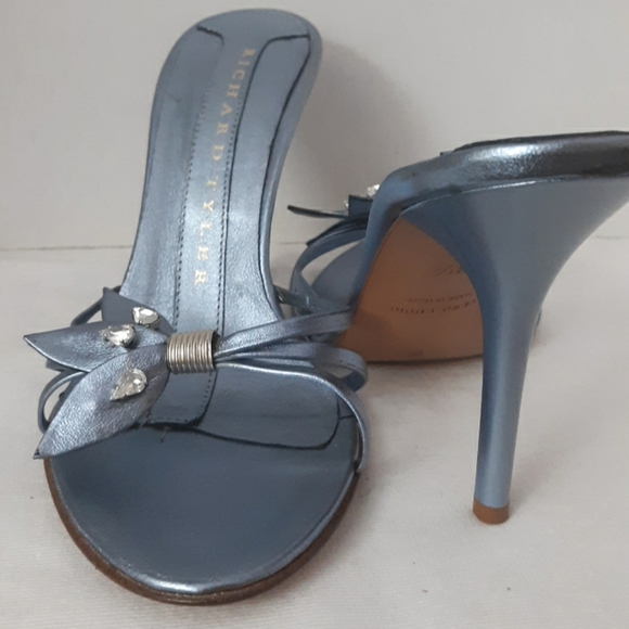 🎉H.P.🎉 RICHARD TYLER HEELS - Picture 2 of 6